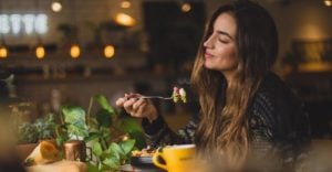 O que comer e não comer na dieta para SOP